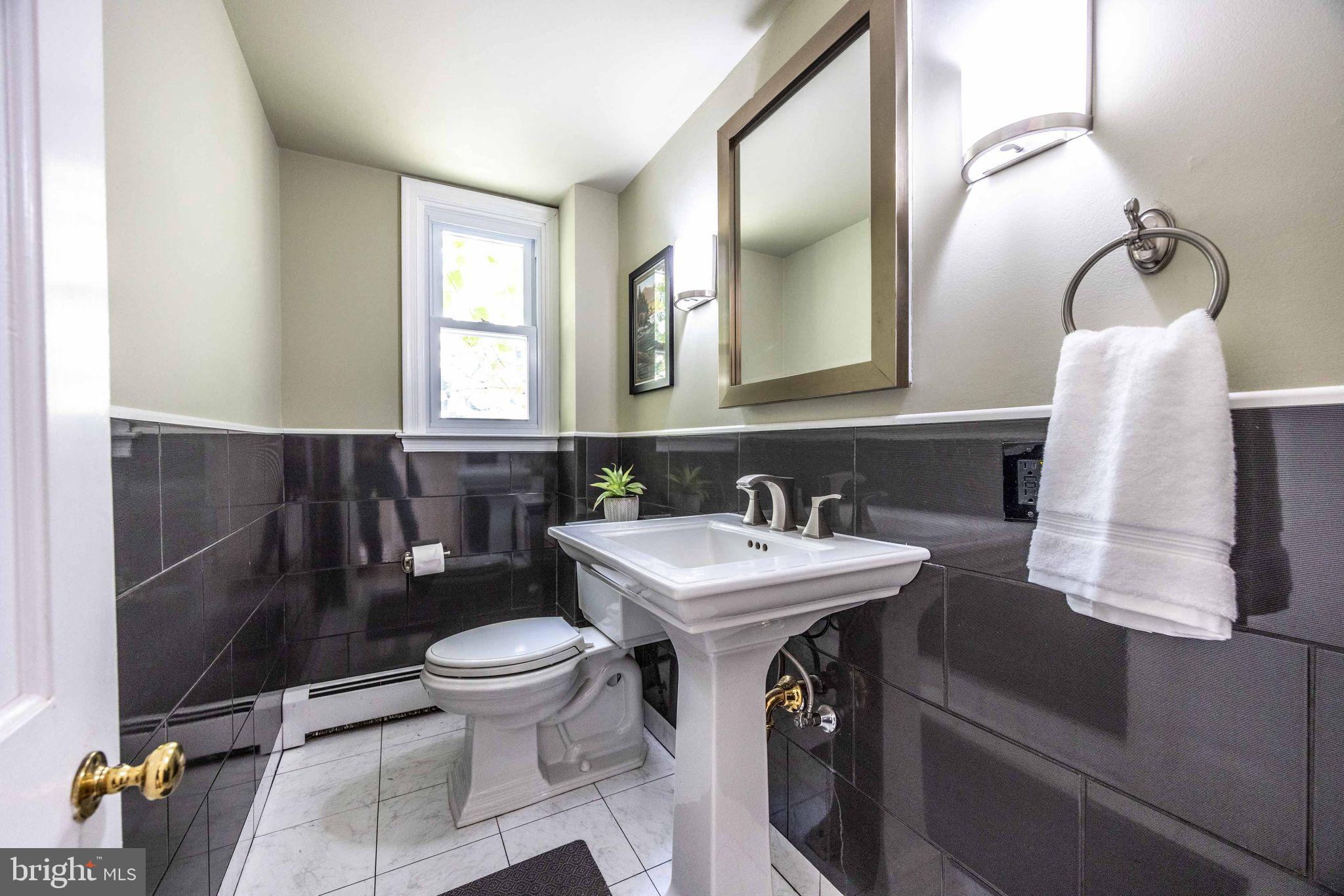 30 Well Fleet Road Media, PA 19063 - Photo 23 of 37 Remodeled first floor half bath