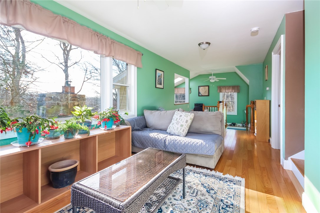 9 East Woody Hill Road Westerly, RI 02891 - Photo 4 of 19 Gallery Image 4