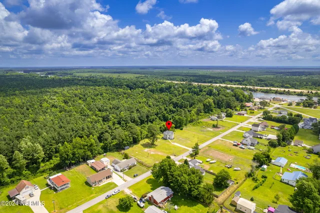 $350,000 | 335 Country Club Lane, Newport, NC 28570