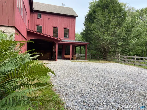 $2,300 | 95 R Saybrook Road, Essex, CT 06426