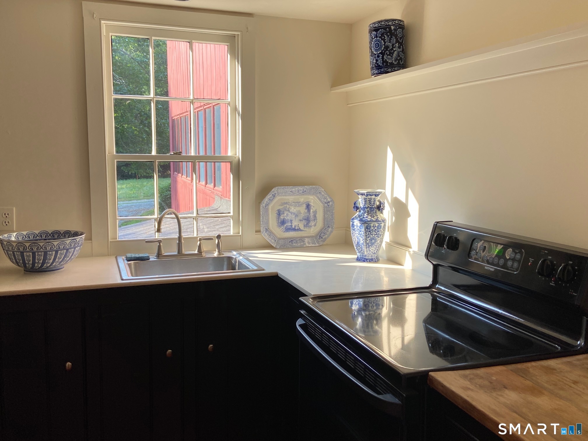 95 R Saybrook Road Essex, CT 06426 - Photo 11 of 17 Kitchen