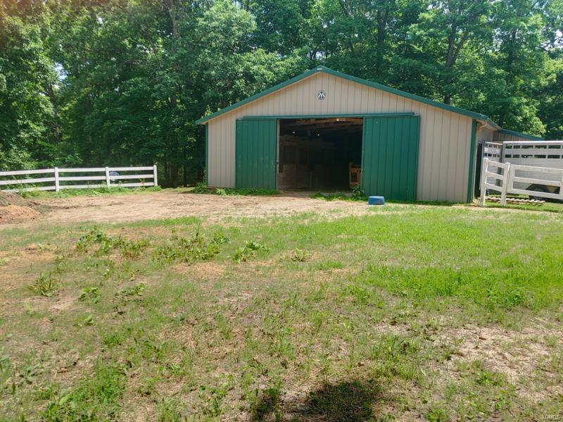 8886 Ridge Road Carlinville, IL 62626 - Photo 14 of 49 Gallery Image 14