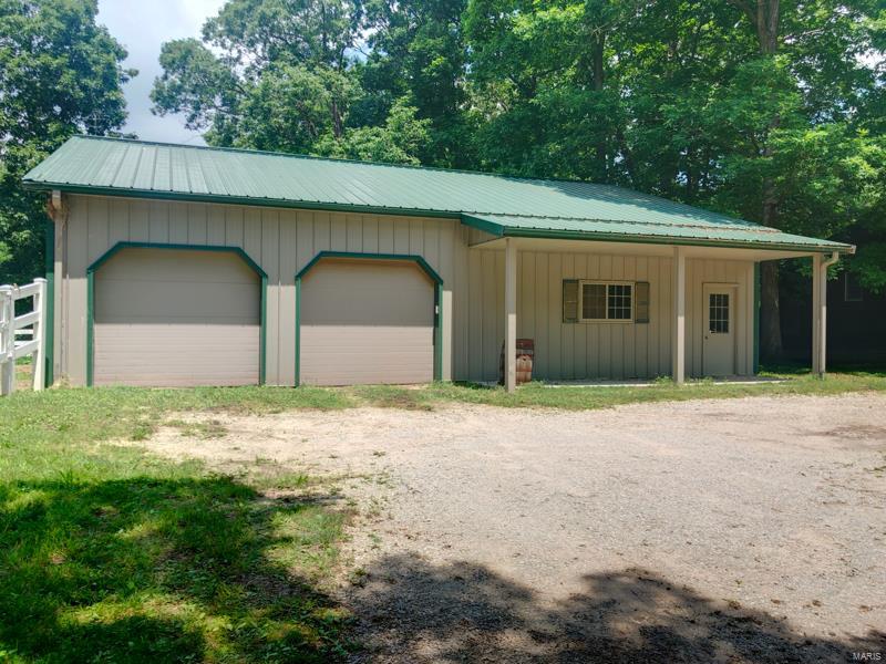 8886 Ridge Road Carlinville, IL 62626 - Photo 16 of 49 Gallery Image 16