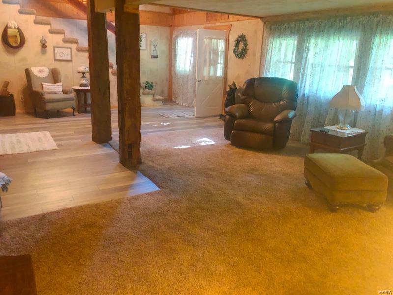 8886 Ridge Road Carlinville, IL 62626 - Photo 27 of 49 Gallery Image 27