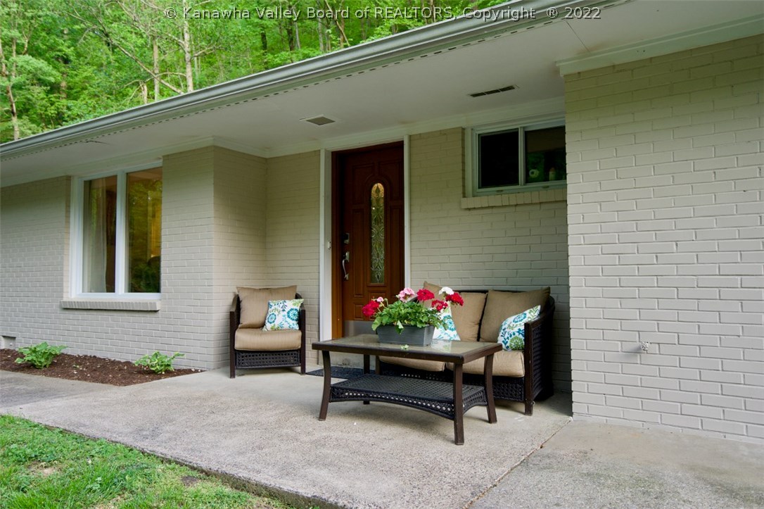 914 Chappell Road Charleston, WV 25304 - Photo 2 of 24 Gallery Image 2