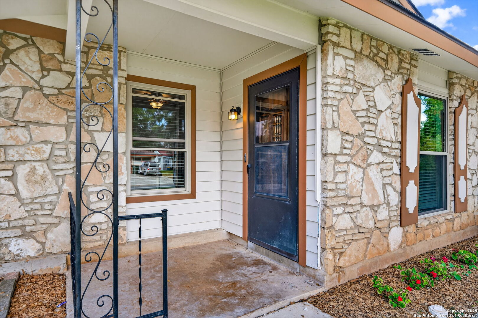 708 Maple Drive Schertz, TX 78154 - Photo 4 of 29