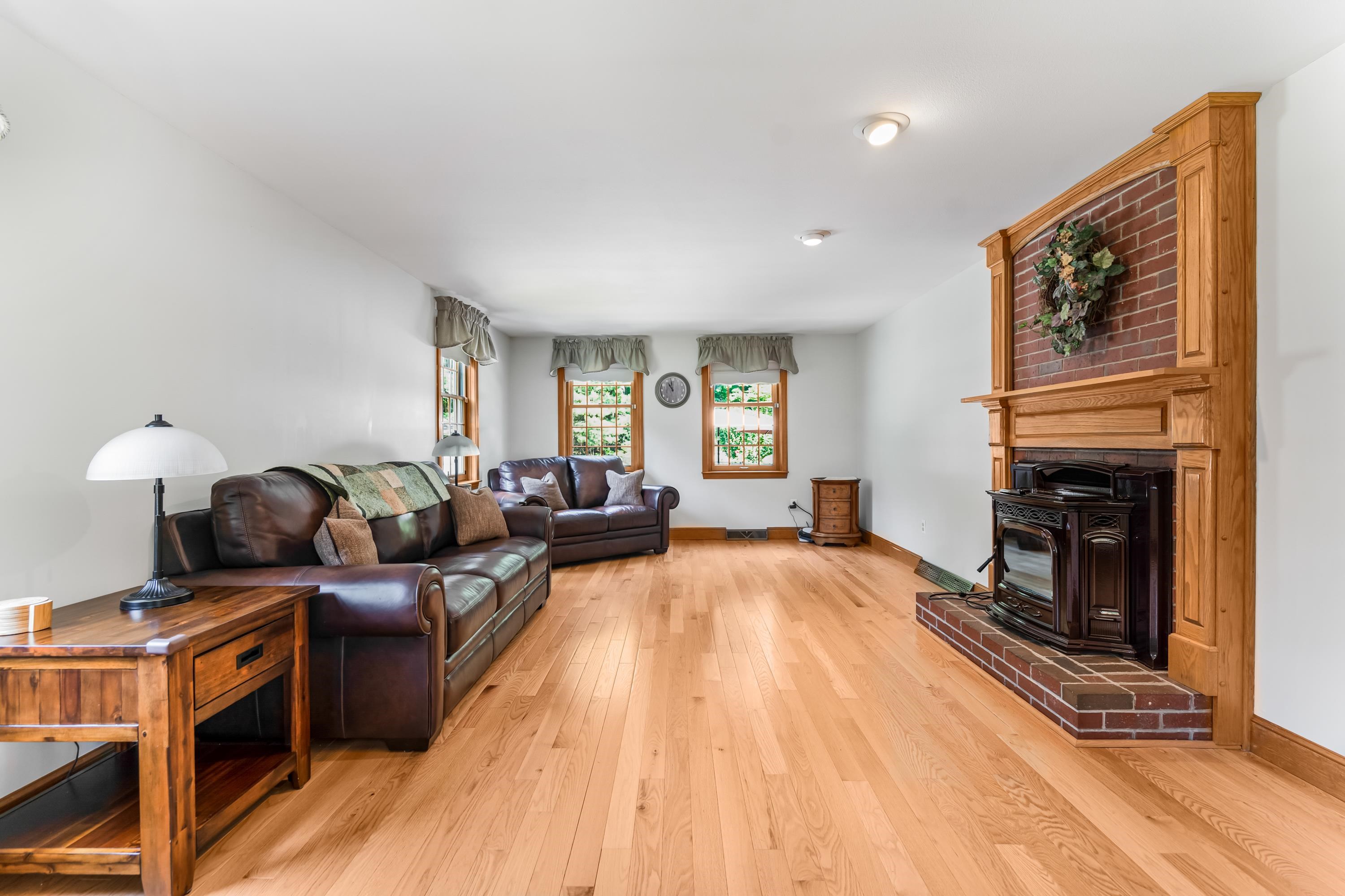 142 Westfall Road Pelham, NH 03076 - Photo 13 of 41