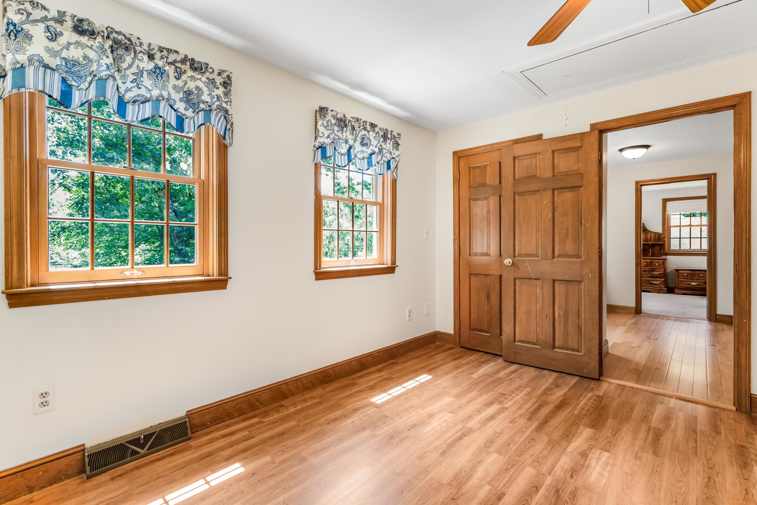 142 Westfall Road Pelham, NH 03076 - Photo 15 of 41