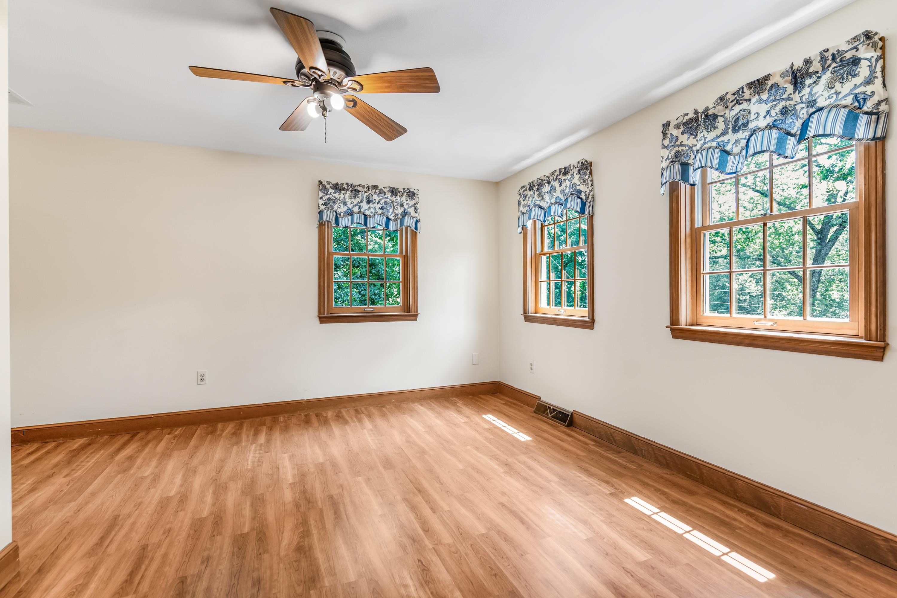 142 Westfall Road Pelham, NH 03076 - Photo 16 of 41