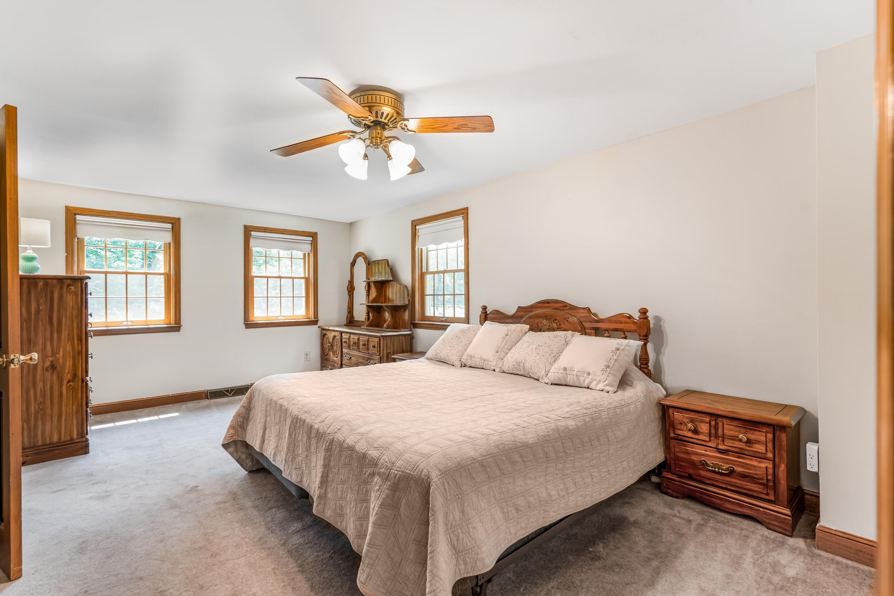 142 Westfall Road Pelham, NH 03076 - Photo 23 of 41