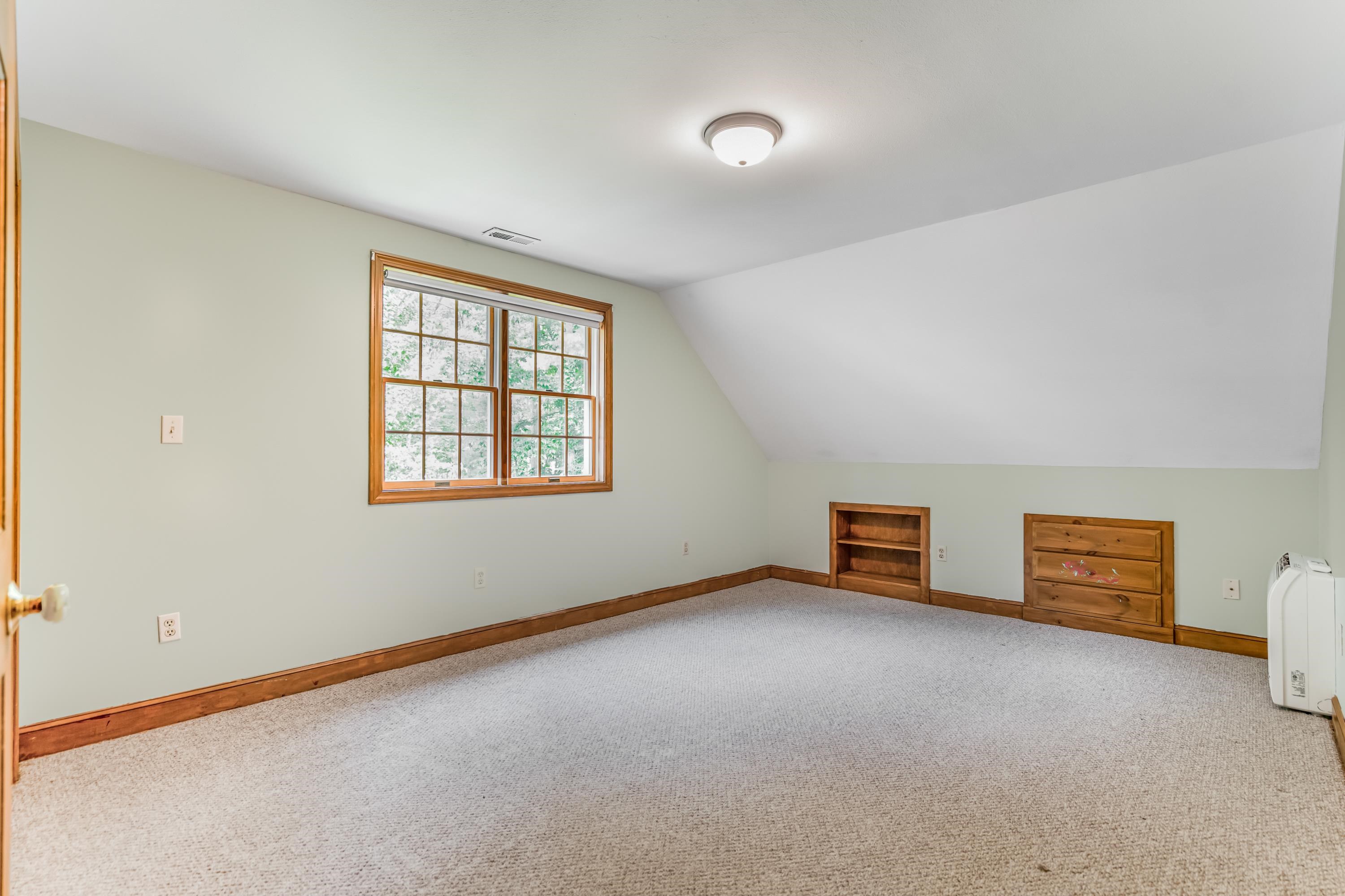 142 Westfall Road Pelham, NH 03076 - Photo 26 of 41