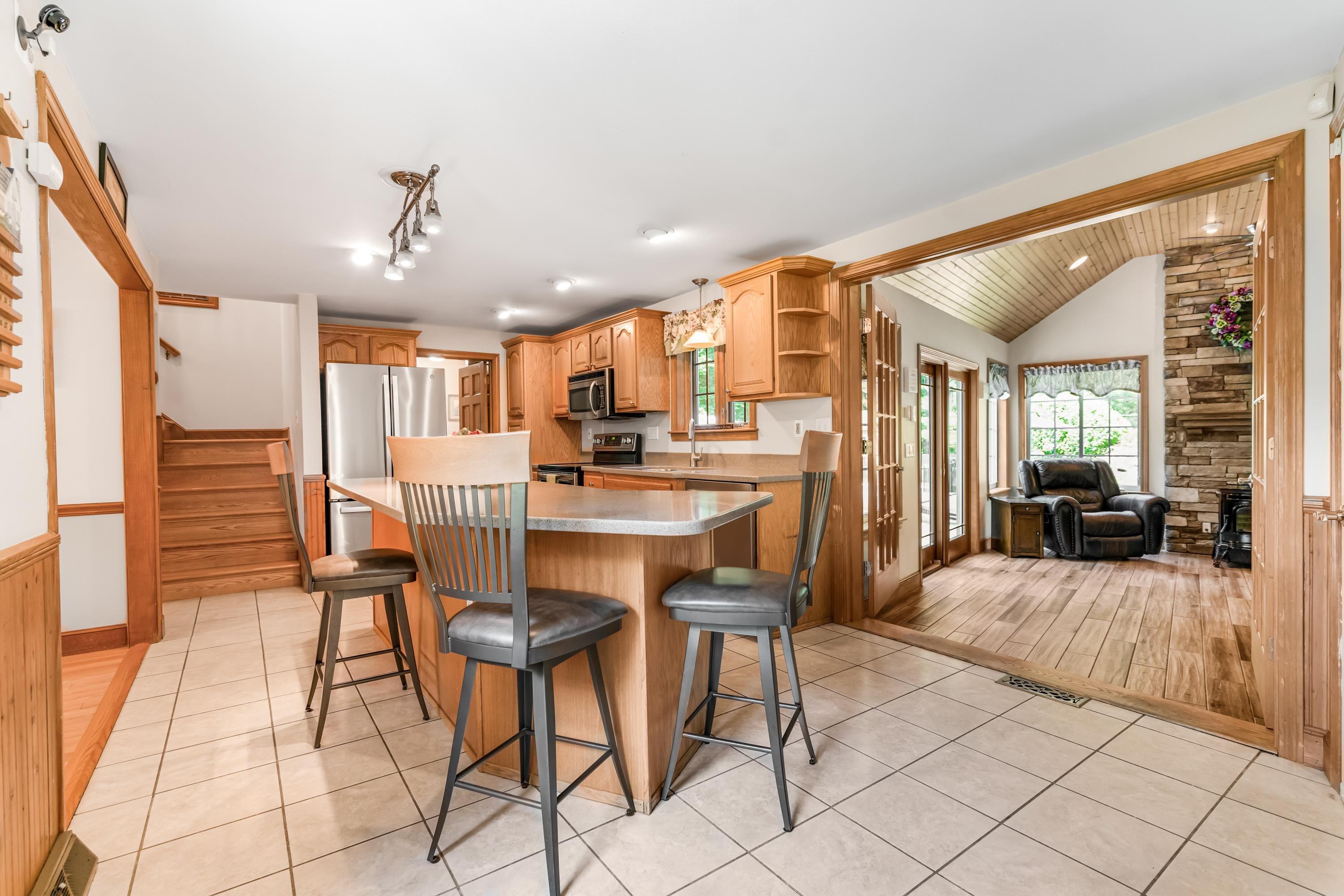 142 Westfall Road Pelham, NH 03076 - Photo 7 of 41