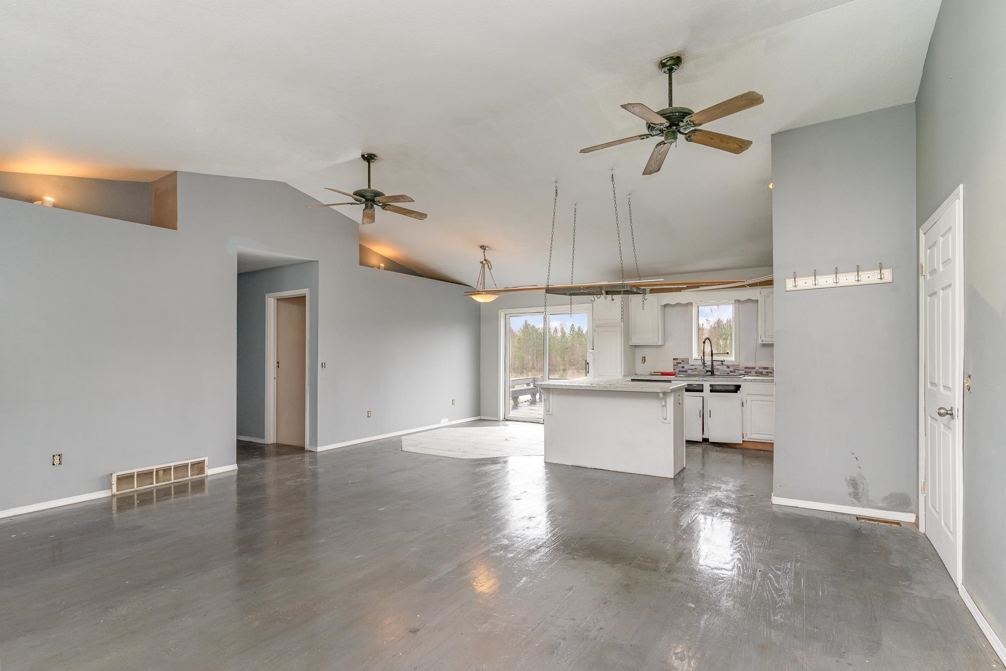 100 East Knox Road Beaverton, MI 48612 - Photo 3 of 25