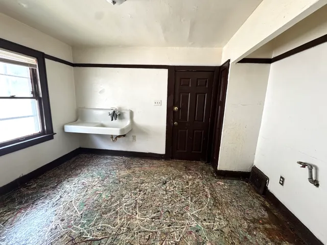 $99,900 | 1925 North 27th Street, Unit 1927, Milwaukee, WI 53208