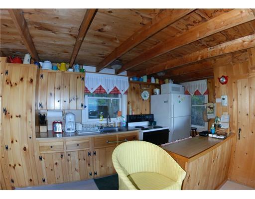 56 Point View Road Orrs Island, ME 04066 - Photo 4 of 18 Kitchen.