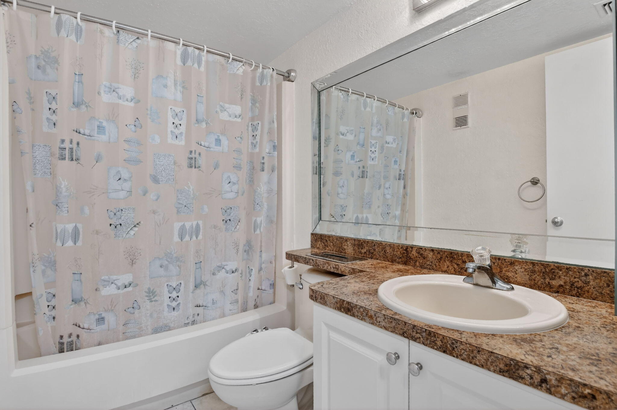 5650 Camino Del Sol, Unit 106 Boca Raton, FL 33433 - Photo 26 of 48 2nd Bathroom