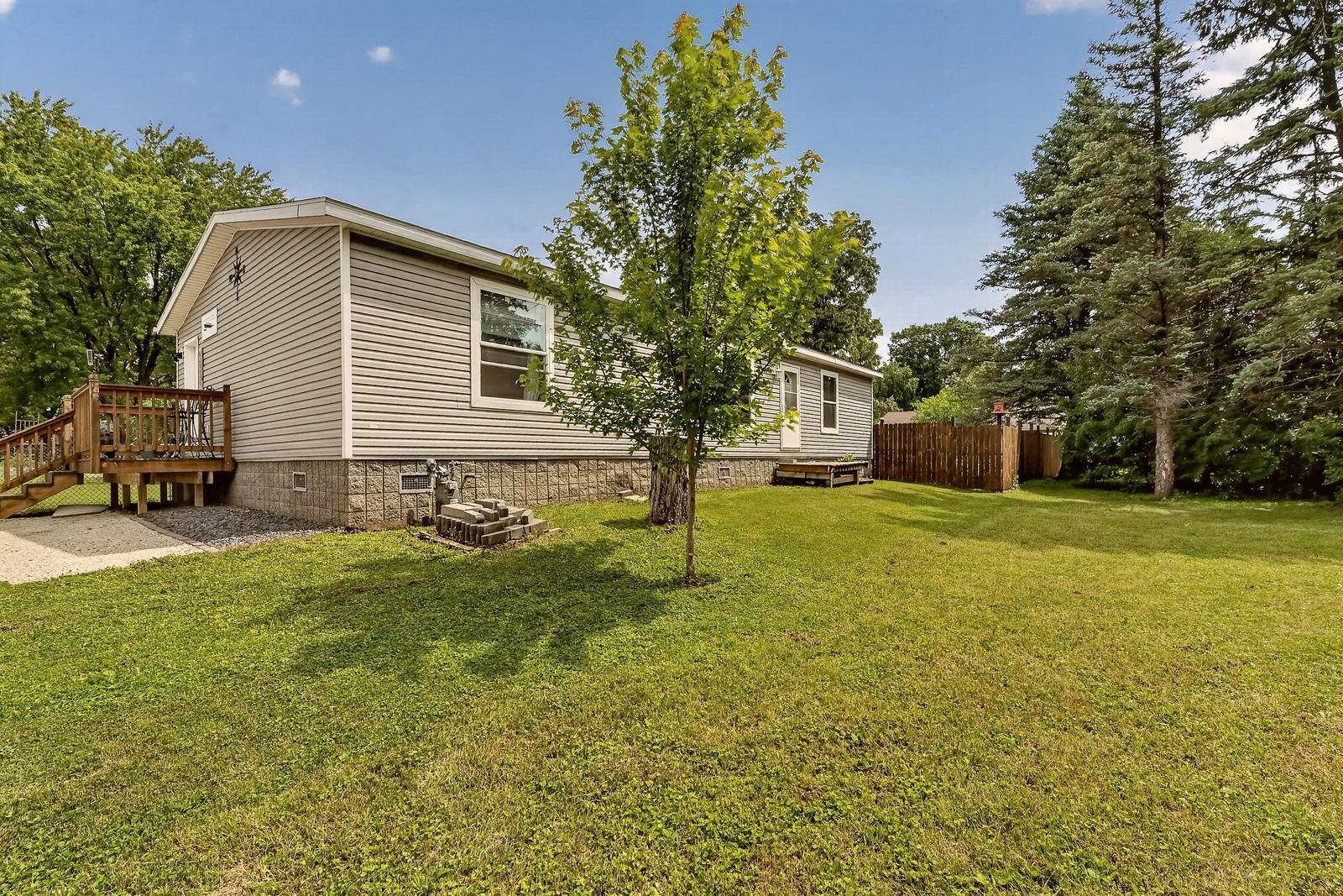 405 North Pleasant Avenue Spring Valley, MN 55975 - Photo 3 of 33