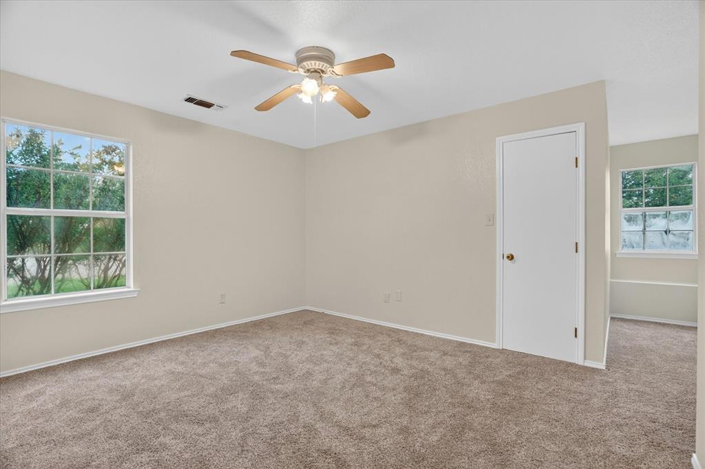 4697 Holbrook Road Springtown, TX 76082 - Photo 14 of 35