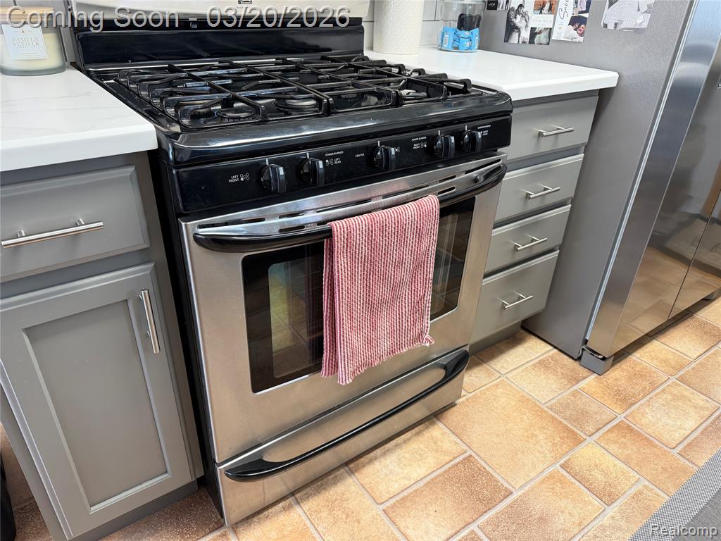 36884 Greenbush Road Wayne, MI 48184 - Photo 4 of 29