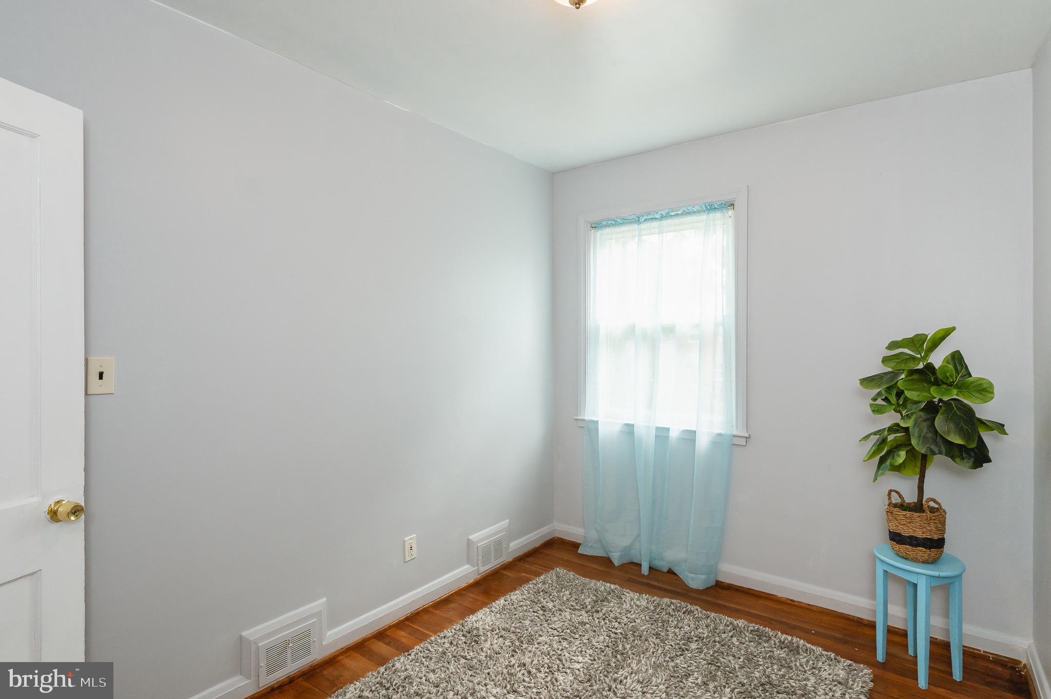 1535 Gleneagle Road Baltimore, MD 21239 - Photo 15 of 28 Bedroom 3