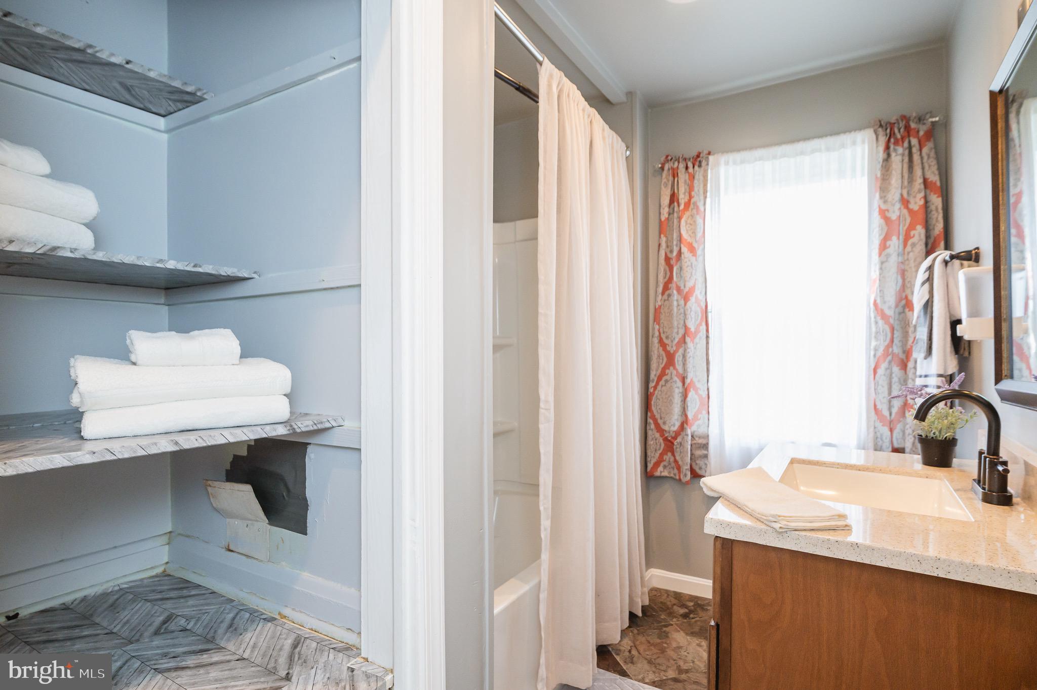 1535 Gleneagle Road Baltimore, MD 21239 - Photo 17 of 28 Upstairs Bath