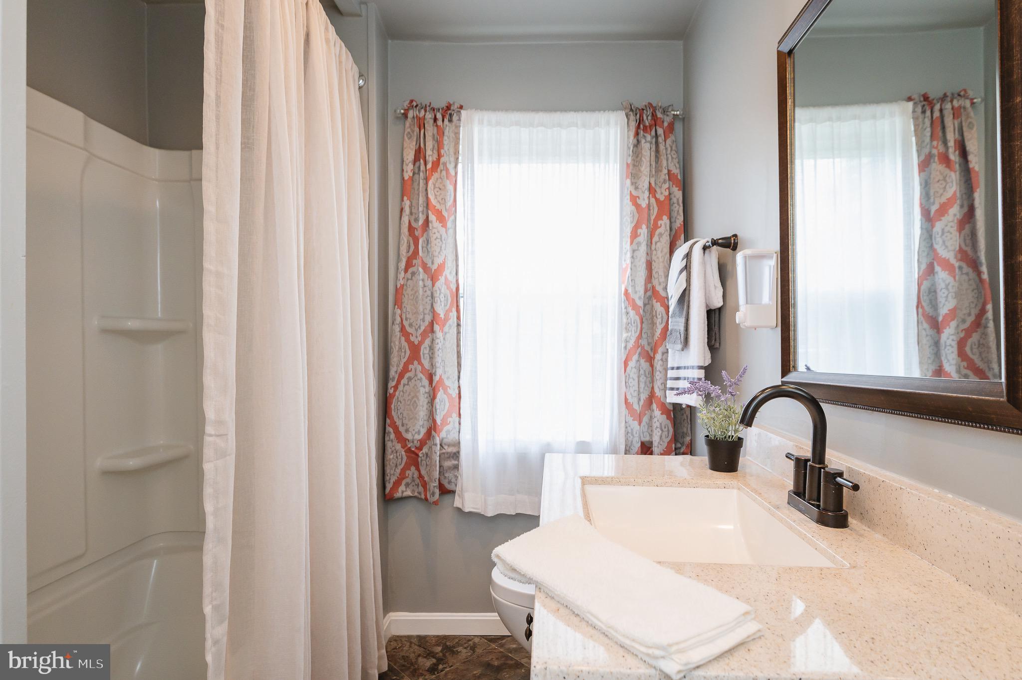 1535 Gleneagle Road Baltimore, MD 21239 - Photo 18 of 28 Upstairs Bath