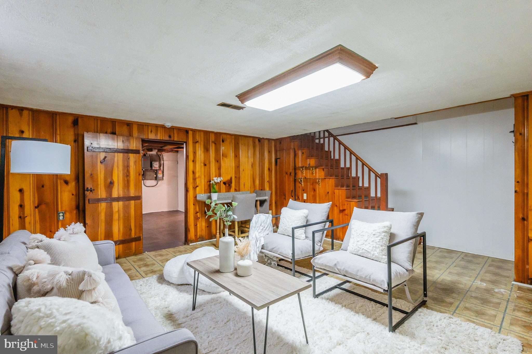 1535 Gleneagle Road Baltimore, MD 21239 - Photo 20 of 28 Family Room