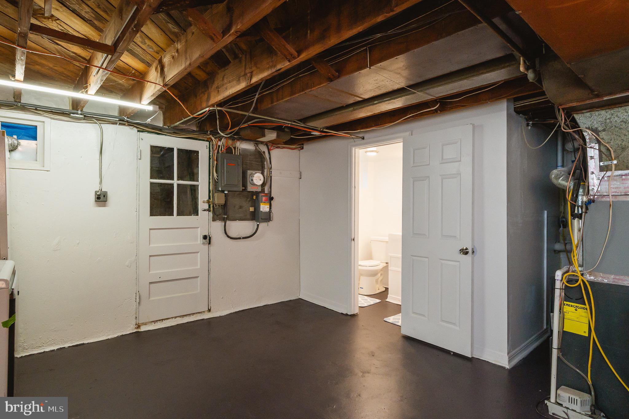 1535 Gleneagle Road Baltimore, MD 21239 - Photo 23 of 28 Utility Room