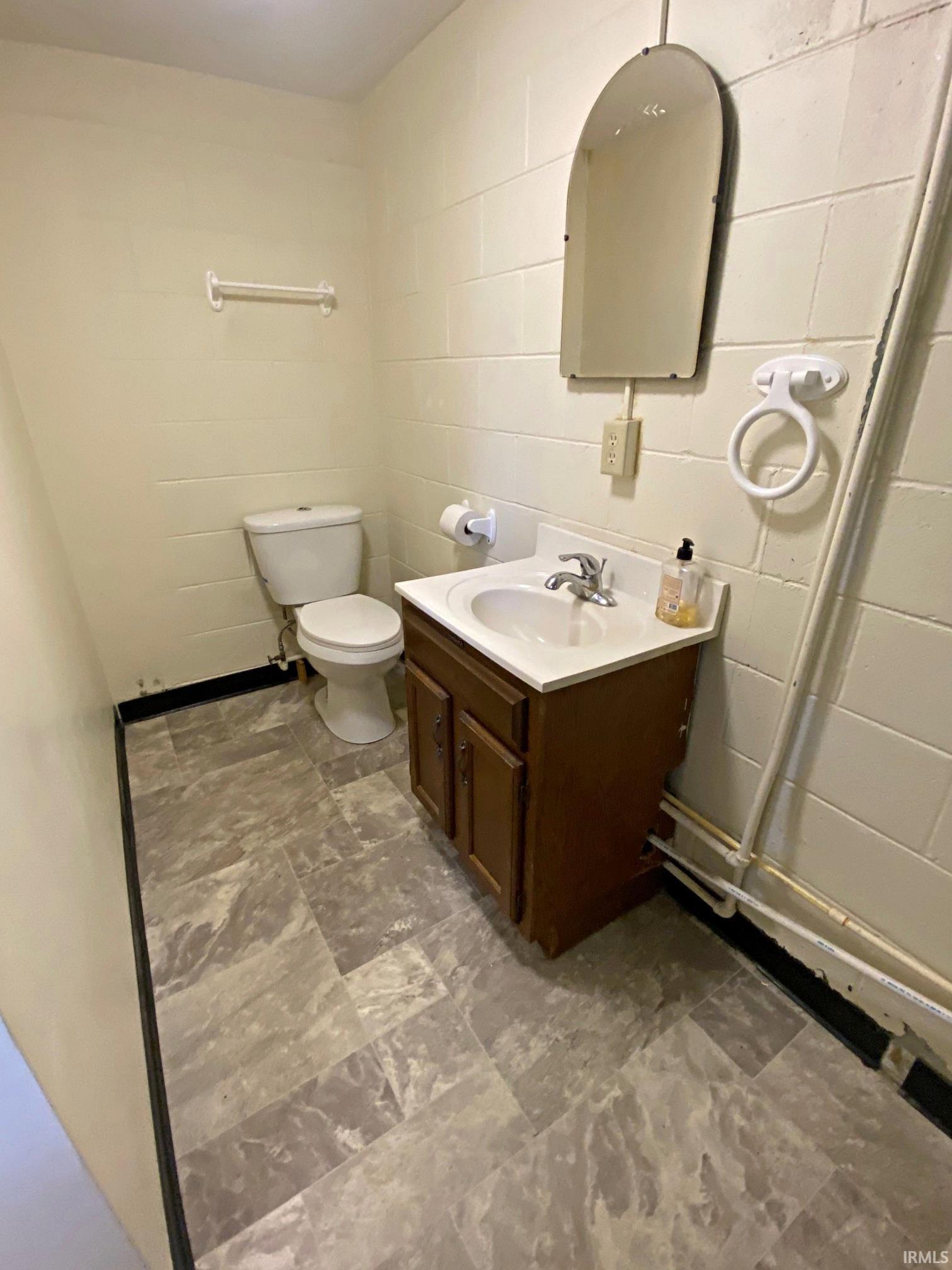 1419 Brett Cabel Road Washington, IN 47501 - Photo 12 of 17 Gallery Image 12