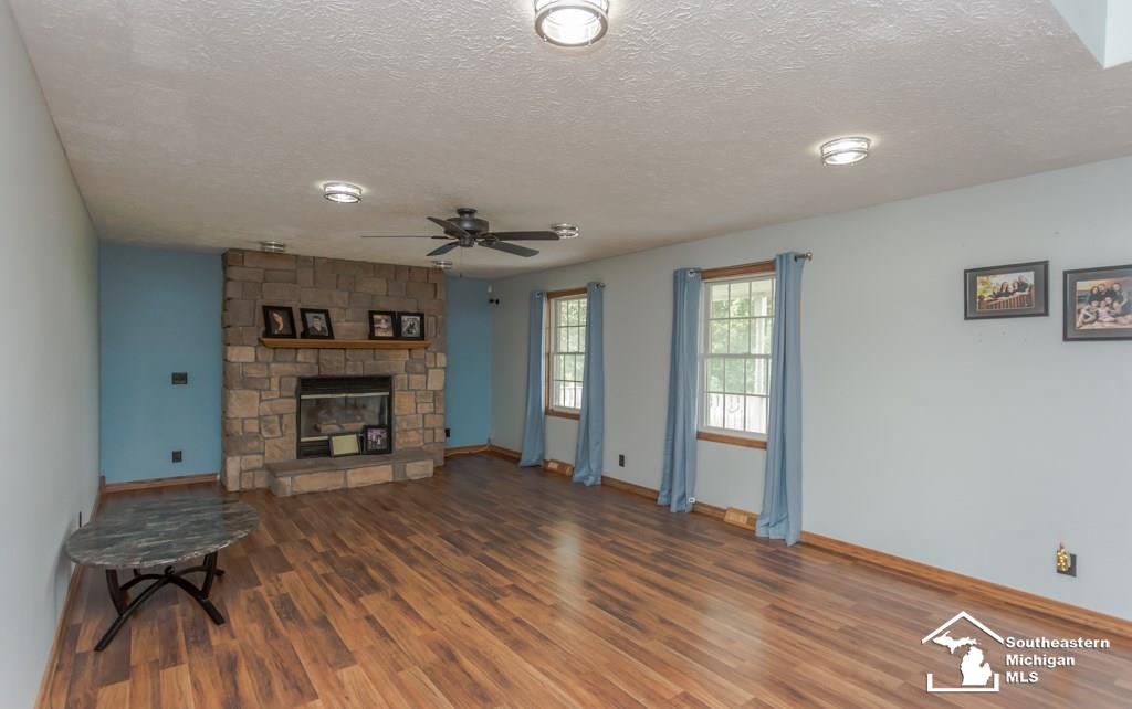 5280 Labo Road South Rockwood, MI 48179 - Photo 5 of 51 31361931-4.JPG