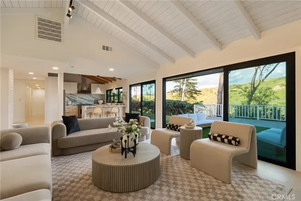 $2,895,000 | 10141 Overhill Drive, North Tustin, CA 92705