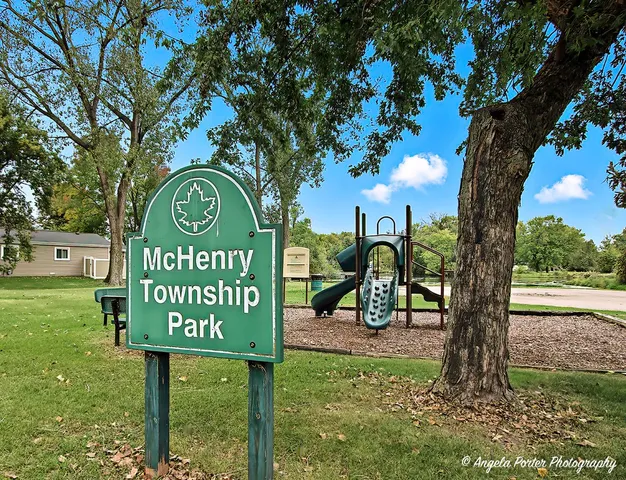 $235,000 | 5703 Fox Lake Road, McHenry, IL 60051