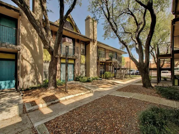 $1,495 | 7685 Northcross Drive, Unit 208, Austin, TX 78757