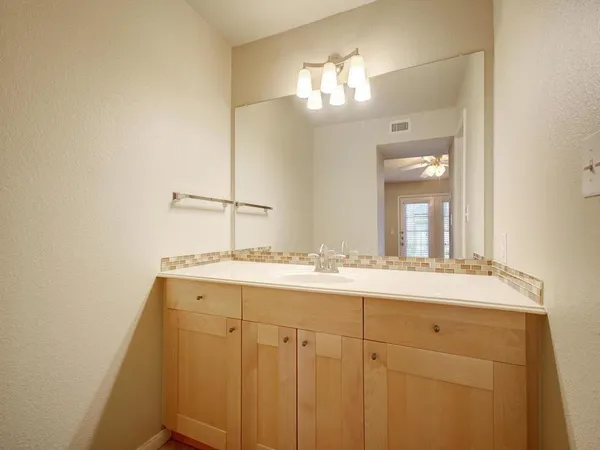 $1,595 | 7685 Northcross Drive, Unit 208, Austin, TX 78757