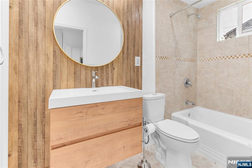 70 Hille Place, Unit 1 Ridgefield Park, NJ 07660 - Photo 11 of 13