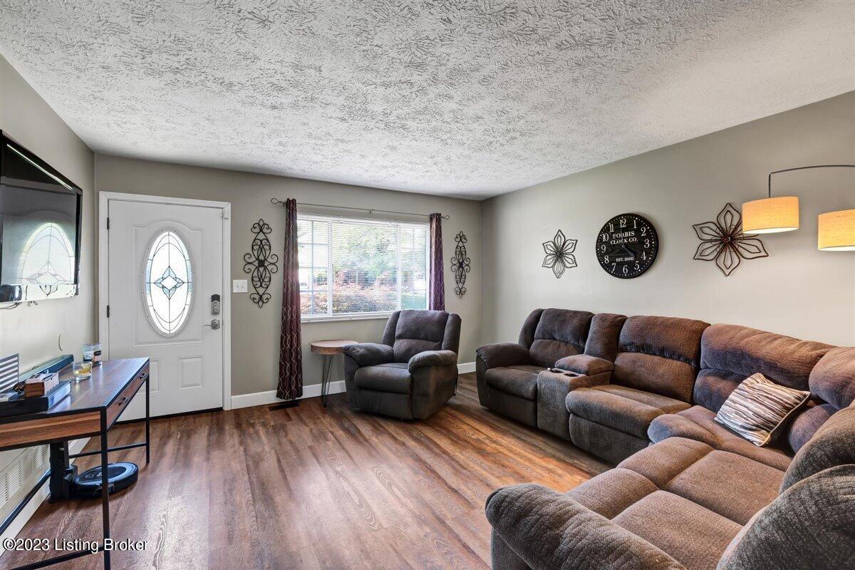 5003 Woodsend Road Louisville, KY 40229 - Photo 9 of 47 09-5003 Woodsend Rd-109