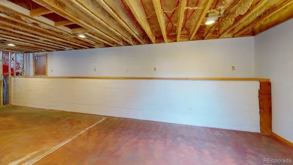 a view of a house with a small yard