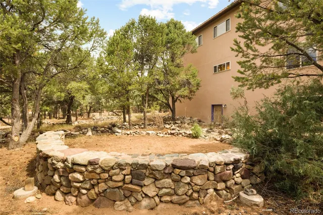 a picture of a wall with a white wall and a picture