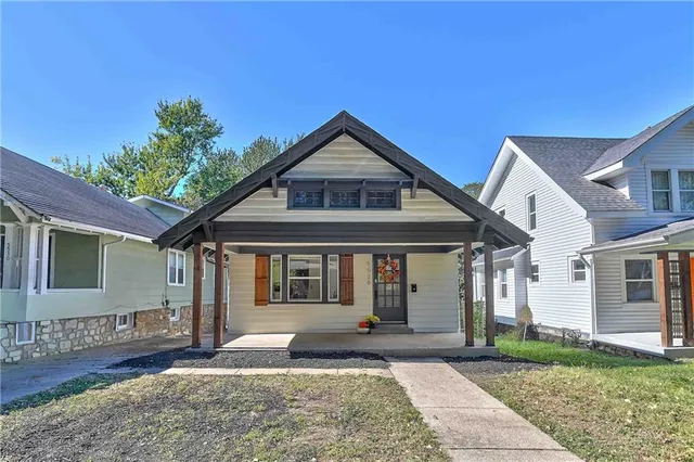 $200,000 | 5528 Woodland Avenue, Kansas City, MO 64110