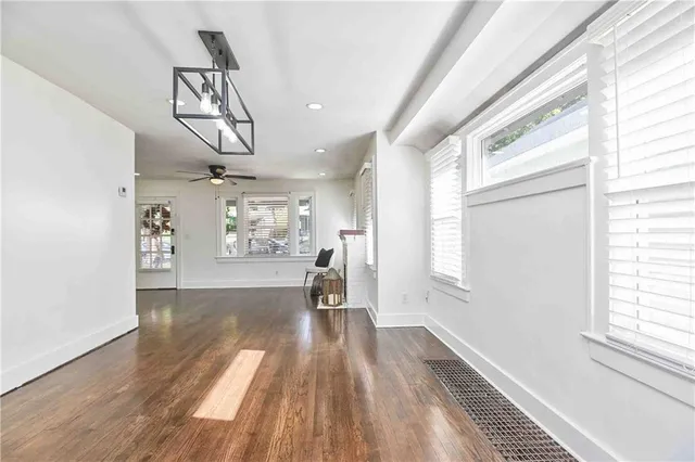 $200,000 | 5528 Woodland Avenue, Kansas City, MO 64110