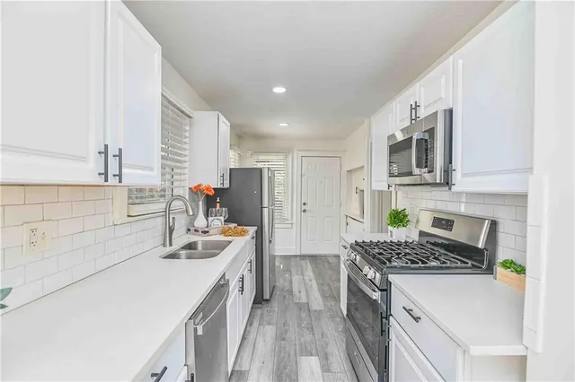 $200,000 | 5528 Woodland Avenue, Kansas City, MO 64110