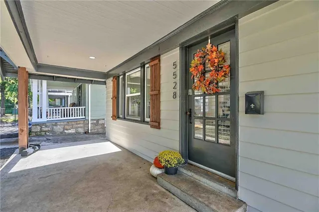 $200,000 | 5528 Woodland Avenue, Kansas City, MO 64110
