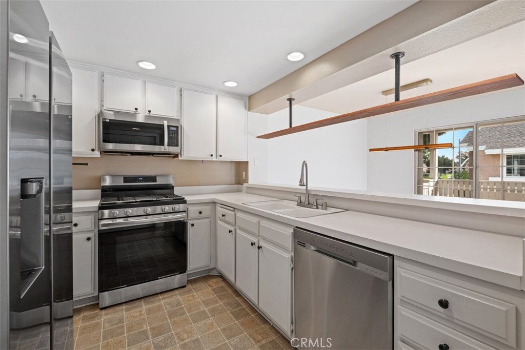 111 Greenfield Irvine, CA 92614 - Photo 14 of 32