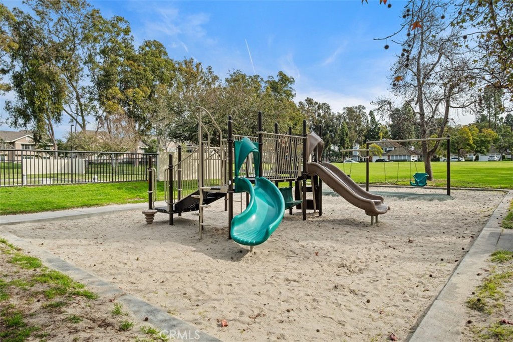 111 Greenfield Irvine, CA 92614 - Photo 31 of 32