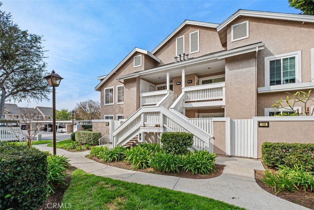 111 Greenfield Irvine, CA 92614 - Photo 5 of 32