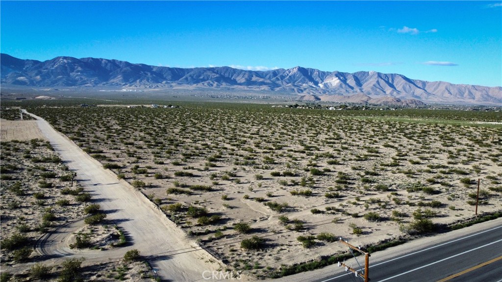 786 Old Woman Springs Road Lucerne Valley, CA 92356 - Photo 5 of 6 a view of a mountain