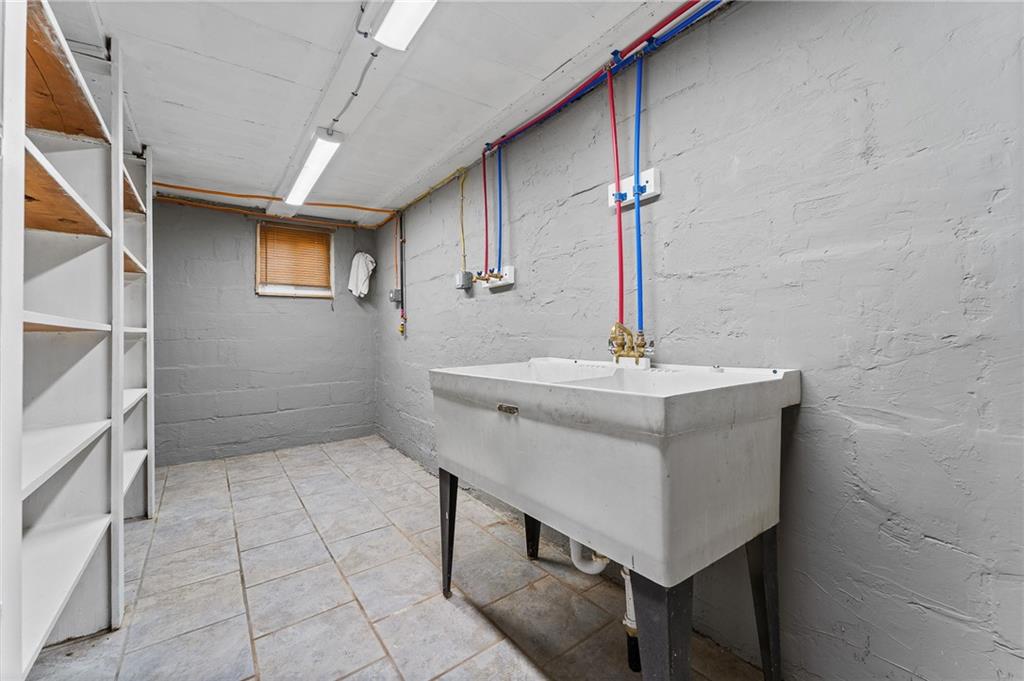 1823 Devonshire Road Coraopolis, PA 15108 - Photo 23 of 32 Gallery Image 23