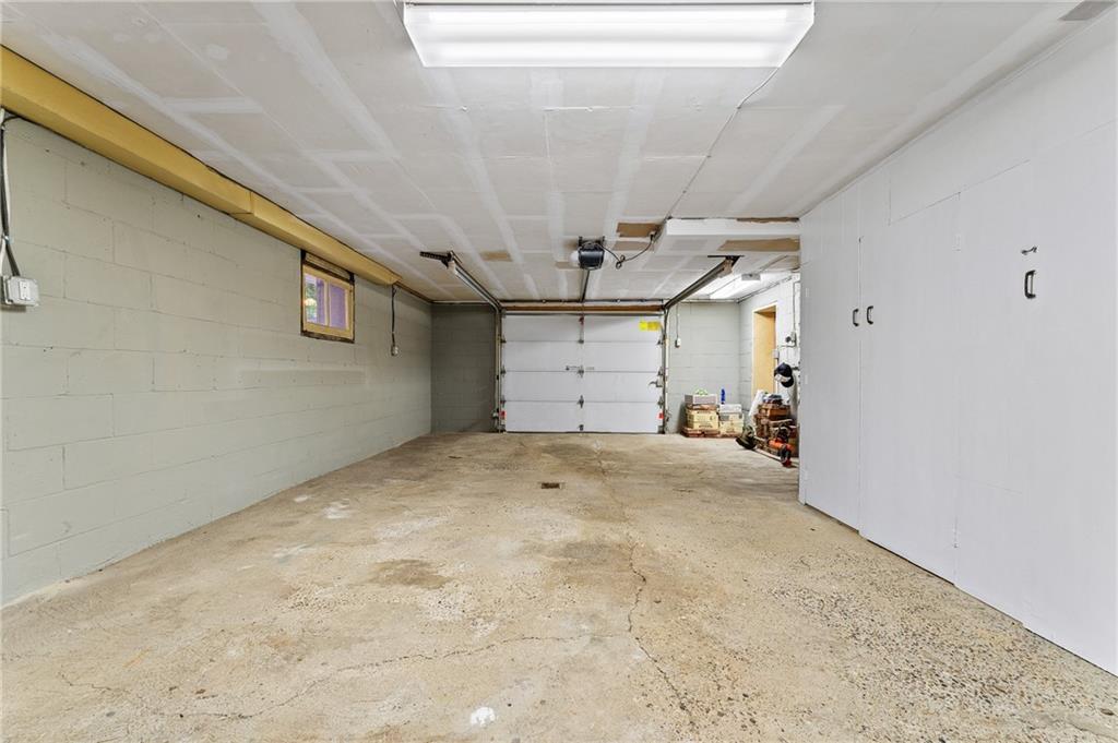 1823 Devonshire Road Coraopolis, PA 15108 - Photo 29 of 32 Gallery Image 29