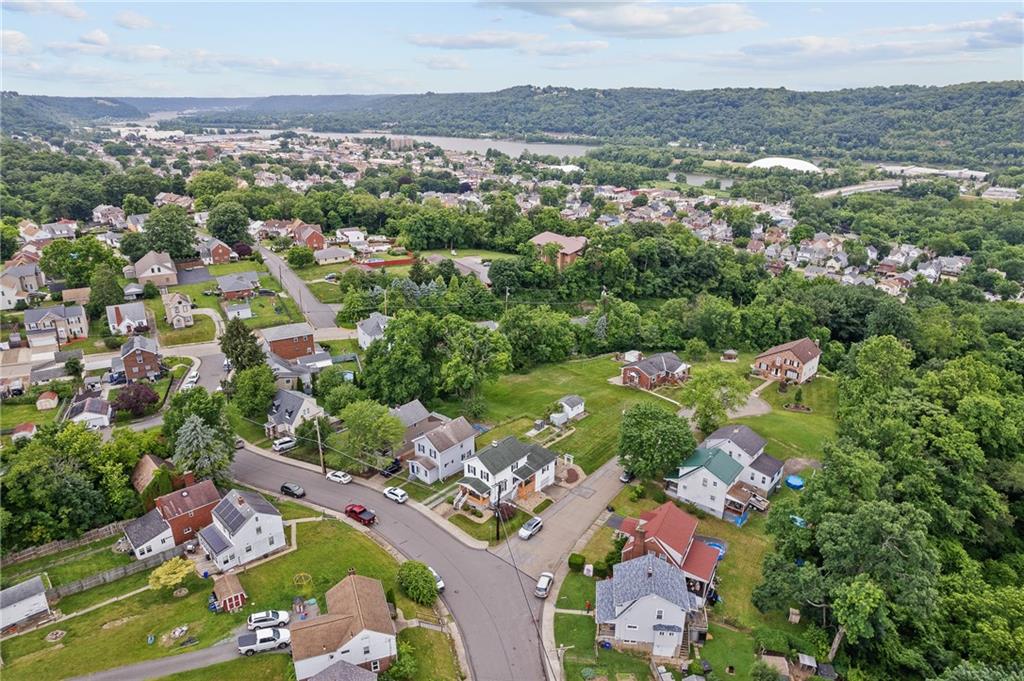 1823 Devonshire Road Coraopolis, PA 15108 - Photo 31 of 32 Gallery Image 31