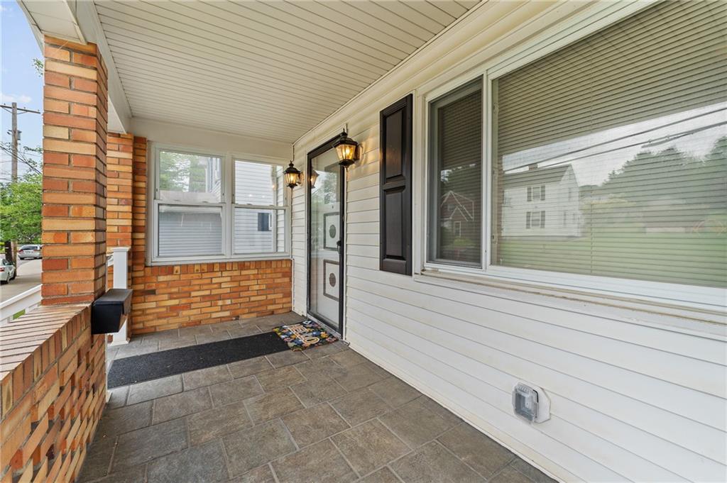 1823 Devonshire Road Coraopolis, PA 15108 - Photo 5 of 32 Gallery Image 5